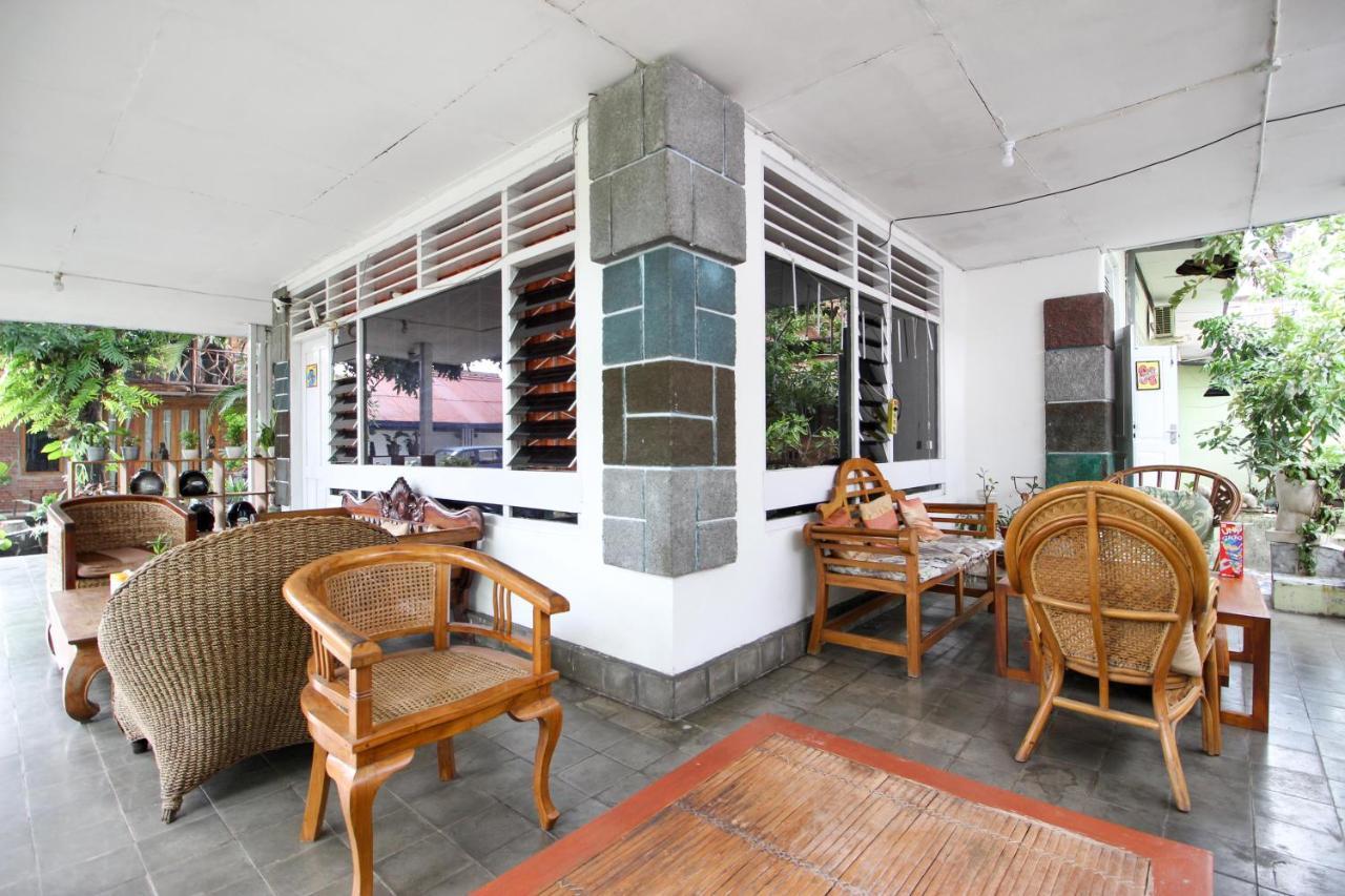 Reddoorz Near Rumah Sakit Wirosaban Salakan Exteriör bild