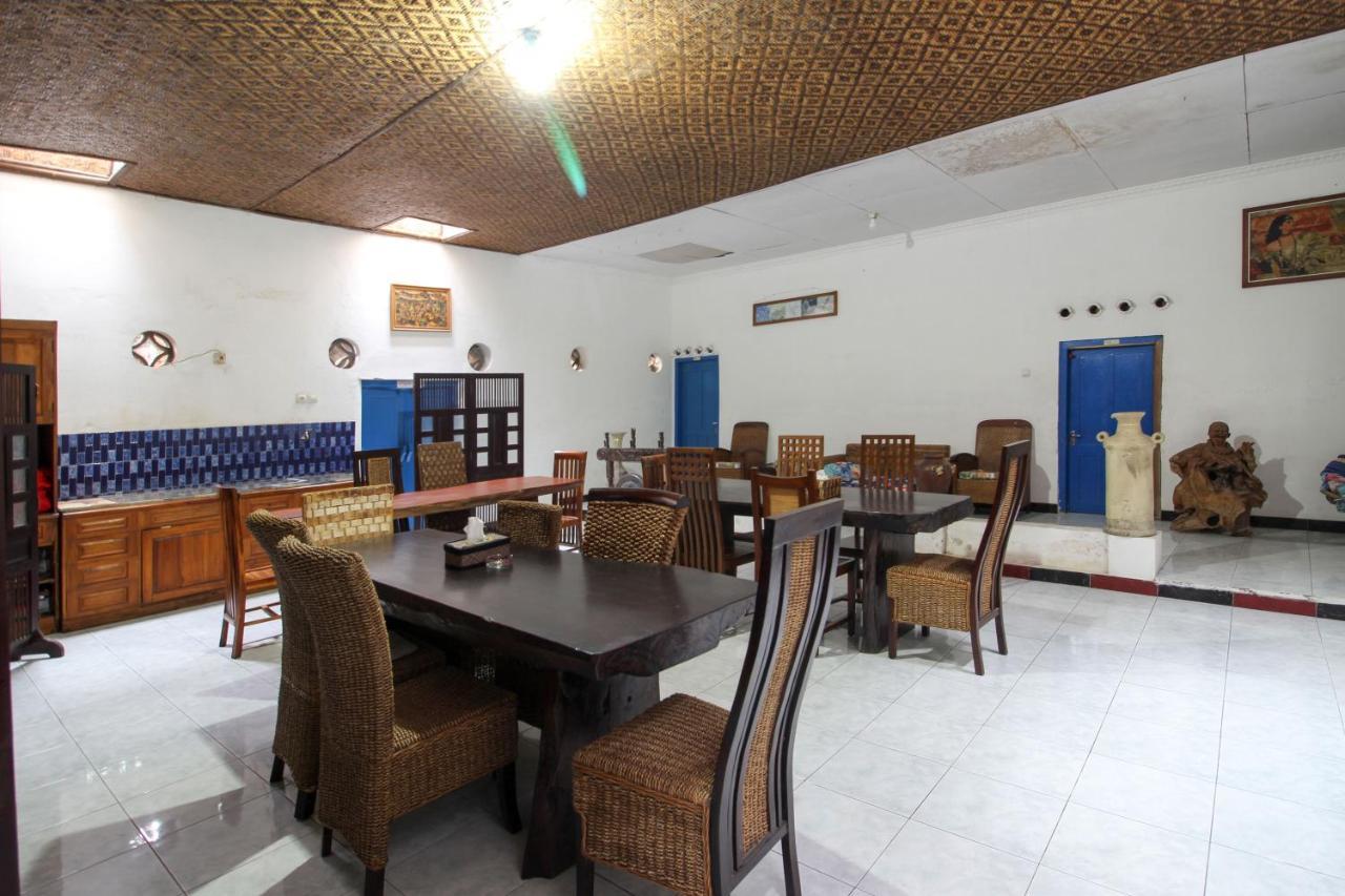 Reddoorz Near Rumah Sakit Wirosaban Salakan Exteriör bild