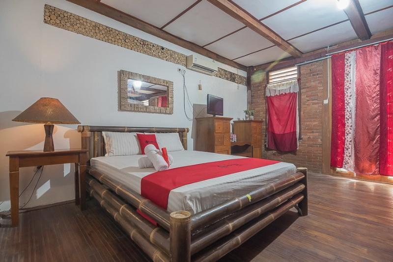 Reddoorz Near Rumah Sakit Wirosaban Salakan Exteriör bild