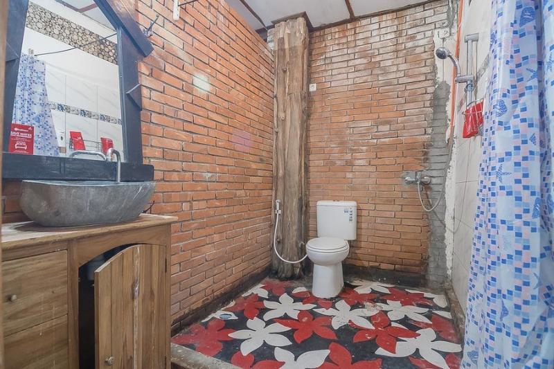 Reddoorz Near Rumah Sakit Wirosaban Salakan Exteriör bild